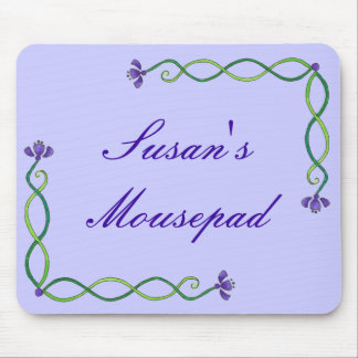 Lila Blumen-Rebe Mousepad