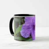 Lila Blumen-Tasse Tasse (Vorderseite Links)