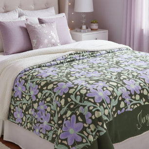 Lila Blumen zwischen Weinreben Sherpadecke