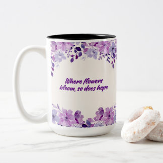 Lila Blumenblüten Zweifarbige Tasse