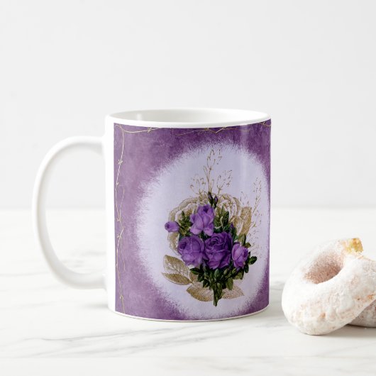 Lila Blumendesign Klassische Tasse Elegant (Mit Donut)