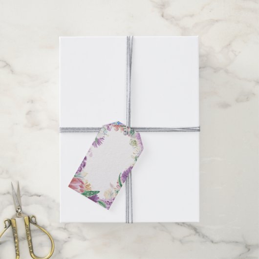 Lila Blumenfrühlingsschmuck oder Geschenkkarten fü Geschenkanhänger (Mit Garn)