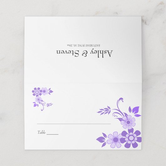 Lila Blumenhochzeit Platzkarte (Außenseite Aufgefaltet)