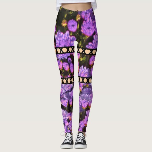 Lila Blumenillusion Cutout Leggings (Vorderseite)