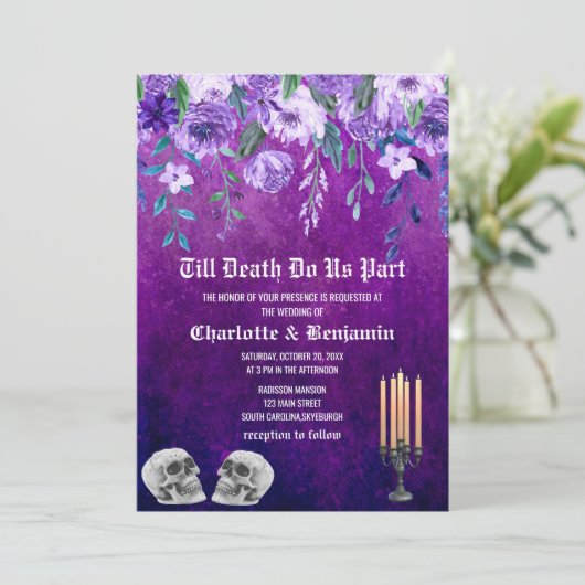 Lila Blumenkronenhochzeit Einladung (Stehend Vorderseite)