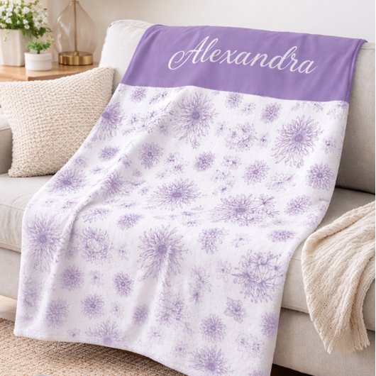 Lila Blumenmuster Benutzerdefinierter Name  Fleecedecke