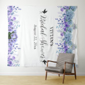 Lila Blumenmuster-Brautparty-Foto-Stand Wandteppich (Beispiel (Horizontal))