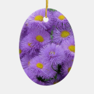Lila Blumenmuster Keramikornament