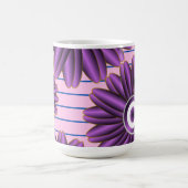 Lila Blumenmuster modernes abstraktes Blumendesign Kaffeetasse (Mittel)
