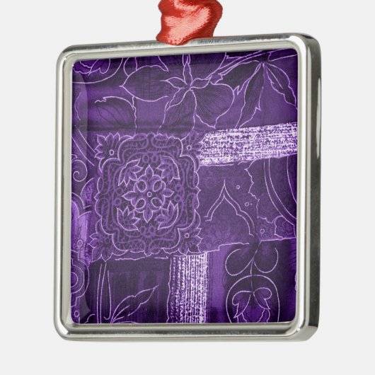 Lila Blumenmuster Ornament Aus Metall (Links)