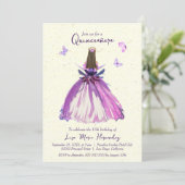 Lila Blumenschmetterlinge Dreamy Quinceañera Einladung (Stehend Vorderseite)