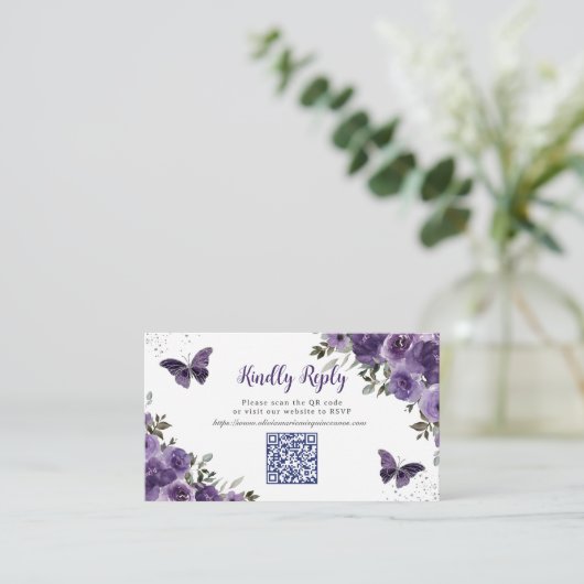 Lila Blumenschmetterlinge Quinceañera QR Code UAWG Begleitkarte (Stehend Vorderseite)
