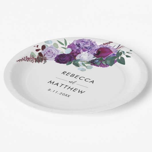 Lila Blumenschrift Pappteller (Schrägansicht)