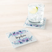 Lila Blumenstrauß mit Wasserfarbe Eigener Text Glasuntersetzer (Schrägansicht)