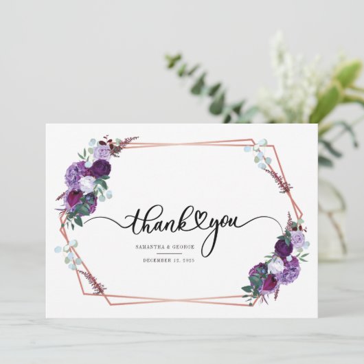 Lila Blumenwetterhochzeit Dankeskarte (Stehend Vorderseite)