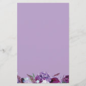 Lila Blumenzwiebeleien mit goldener geometrischer  Briefpapier (Rückseite)