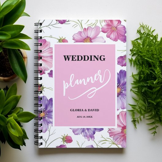 Lila Blumige Hochzeitsplanerin Planer