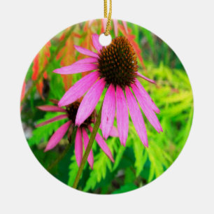 Lila Blüte mit Atemberaubendem Grün Keramik Ornament