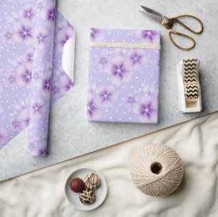 Lila Blüten auf Punkten Geschenkpapier