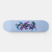 Lila Blüten des Blauen Drachen Skateboard (Horizontal)