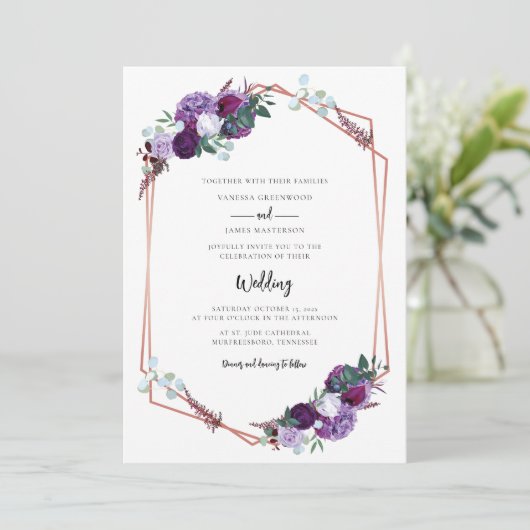 Lila Blütenschrift Moderne Hochzeit Einladung (Stehend Vorderseite)