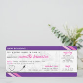Lila Boarding Pass Brautparty Einladung (Stehend Vorderseite)