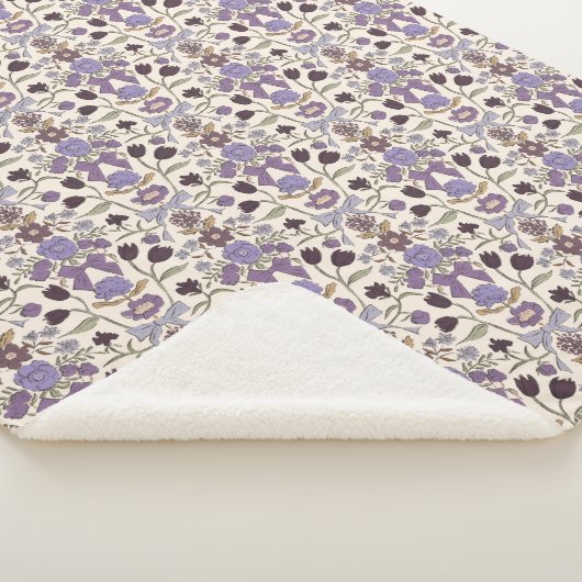 Lila Bögen und Blüten Rustikal Sherpadecke (3/4)