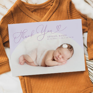 Lila Bogenrahmen dank der Geburtshilfeankündigung Ankündigung