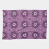 Lila Boho Chic-abstraktes Kaleidoskop Handtuch (Horizontal)