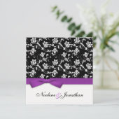 Lila Bow-Blume Einladung zur Hochzeit (Stehend Vorderseite)