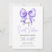 Lila Bow Coquette Niedliches Script Sweet 16 Einladung (Vorderseite)