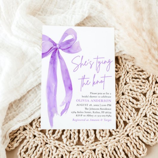 Lila Bow Sie bindet das Brautparty des Knotens Einladung