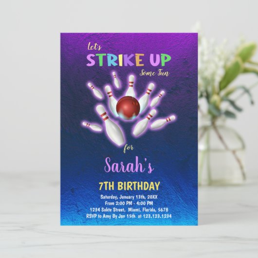 Lila Bowling Einladung zum Geburtstag (Stehend Vorderseite)