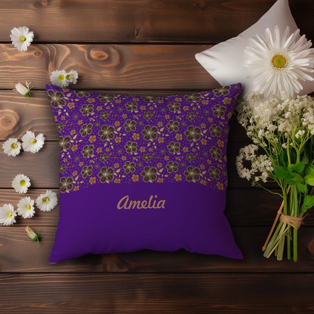 Lila-braune Blume Cotgcore-Dekorname Kissen (Von Creator hochgeladen)