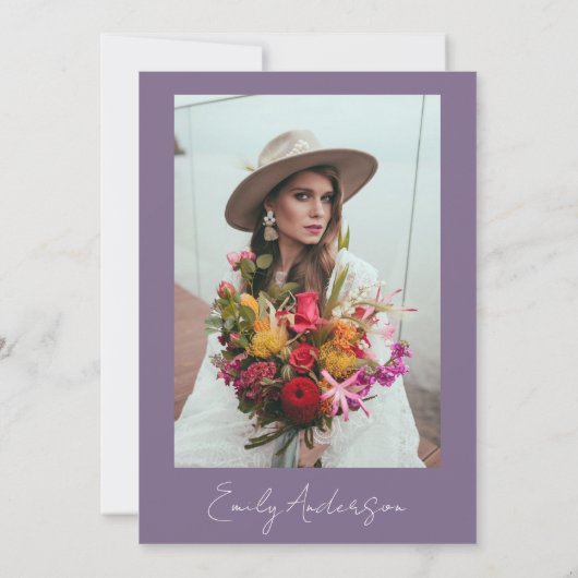 Lila Brautparty Elegante Skripte Moderne Einladung (Rückseite)