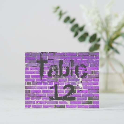 Lila Brick Graffiti Empfang Tischnummern (Stehend Vorderseite)