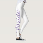Lila BRIDE Wedding Cake Bridal Leggings<br><div class="desc">Leggings zeigen eine originelle Marker-Abbildung von drei mit Blume mattierten gestuften Hochzeitskuchen,  und BRIDE einen Bein in einem hübschen lila Schriftart. Ideal für die Braut!</div>