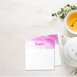 Lila Buchstabe: Aquarellpinke Notizblock