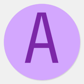 Lila Buchstabe oder Text auf T-Shirts und -Produkt Runder Aufkleber