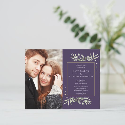 Lila Budget Grüne Foto Hochzeit Einladung (Stehend Vorderseite)