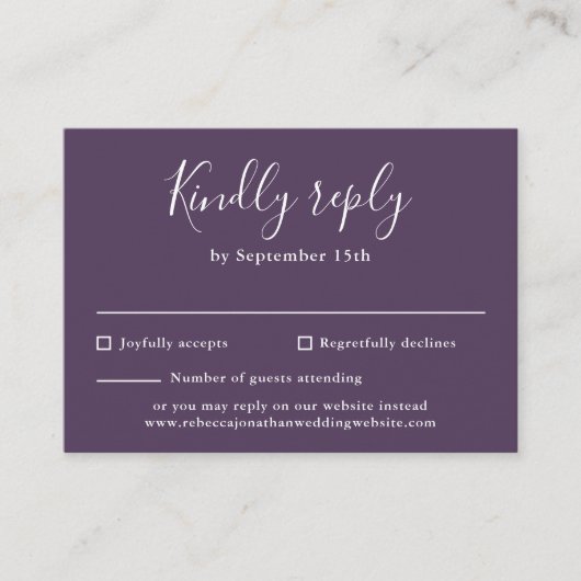 Lila Budget Moderne Script-Wedding RSVP-Karte Begleitkarte (Vorderseite)