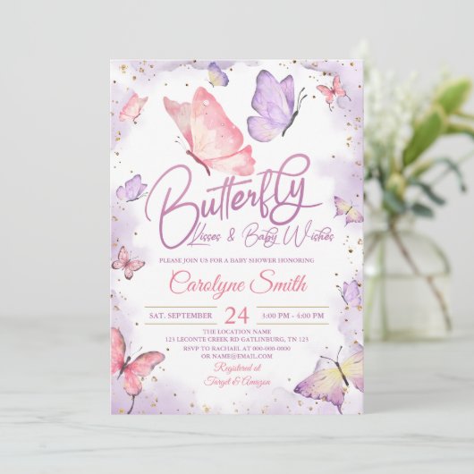 Lila Butterfly Kisses & Baby wünscht Baby Dusche Einladung (Stehend Vorderseite)