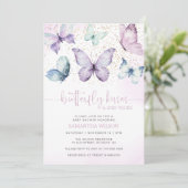 Lila Butterfly Kisses Girl Baby Shower Einladung (Stehend Vorderseite)
