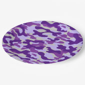 Lila Camouflage Pappteller (Schrägansicht)