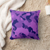 Lila Camouflage von Trauben; Camouflage Kissen (Decke)