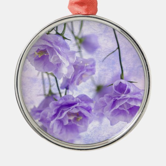 Lila Campanella Blume Makro Ornament Aus Metall (Vorne)