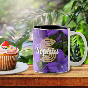 Lila Campanula-Blumen monogrammiertes Florales Zweifarbige Tasse