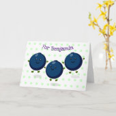 lila Cartoon-Illustration Niedlicher Heidelbeeren Karte (Gelbe Blume)