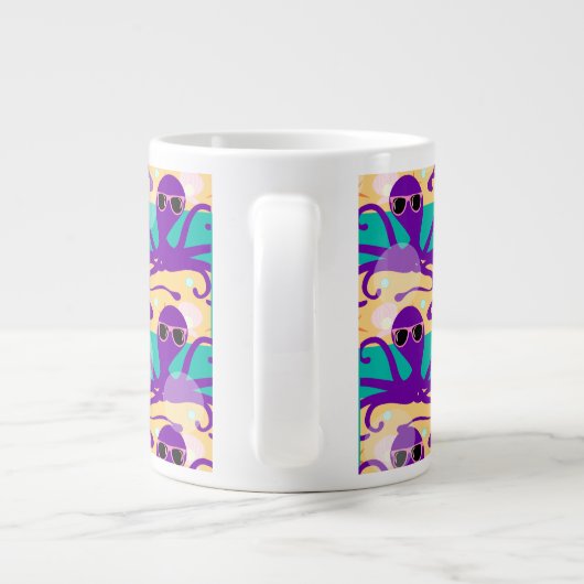 Lila Cartoon Octopus Unterwasser Fun Design Jumbo-Tasse (Rückseite)