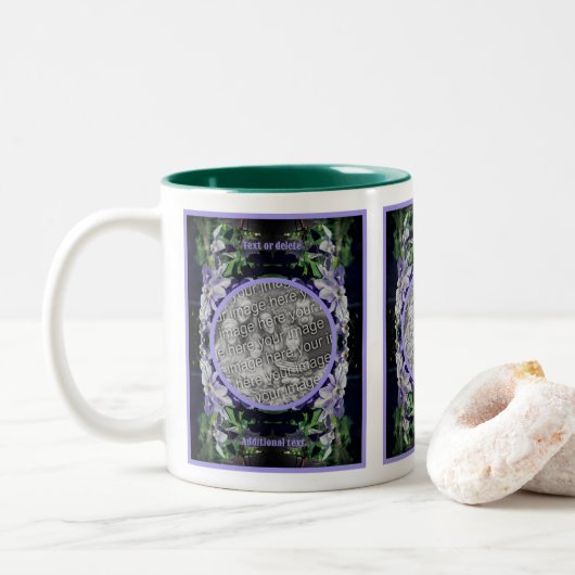 Lila Clematis auf Zaunrahmen hinzufügen Ihr Foto Zweifarbige Tasse (Mit Donut)
